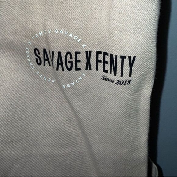 Savage X FENTY Oversized Baggy Logo Pants Size Large NWT - Picture 6 of 11